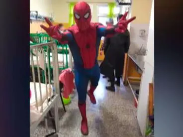 hombre-arana-policia-baleado-cordoba