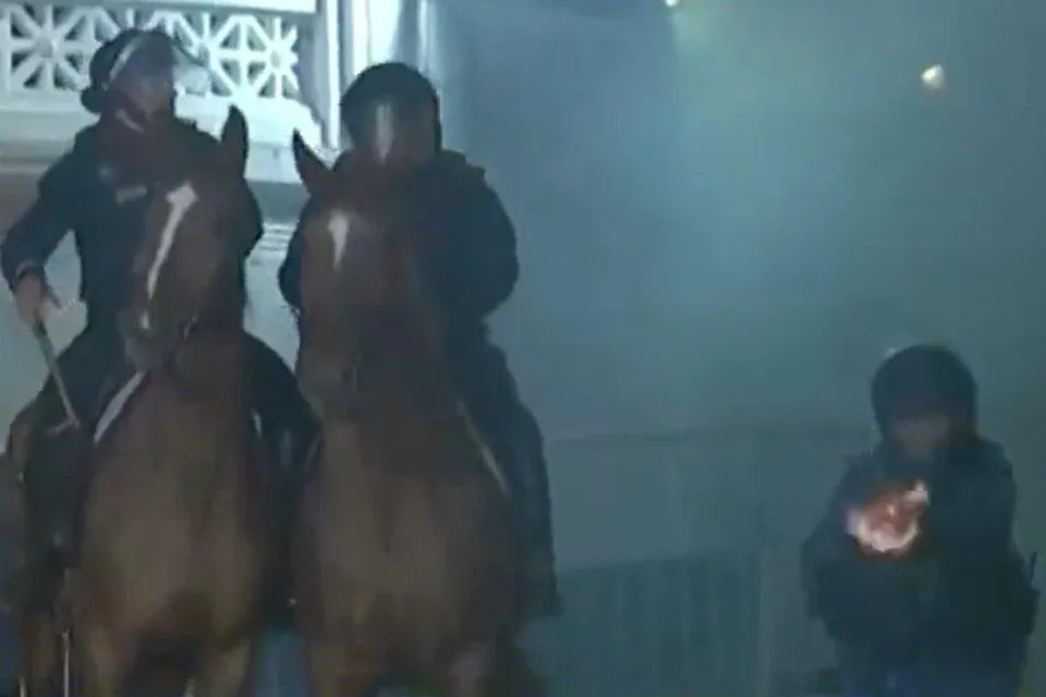 658247-46775-la-2520plata