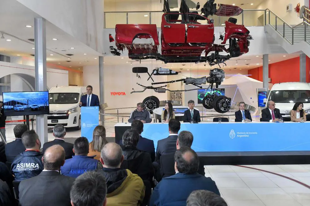 13-06-2023_el_ministro_de_economia_sergio (1)