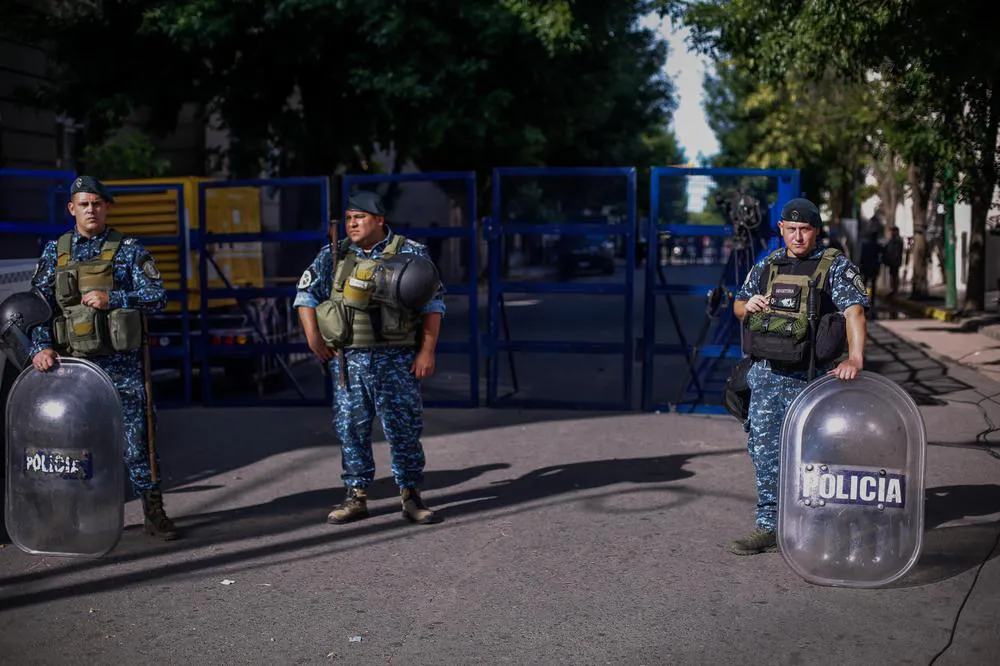 03-01-2023_el_abogado_fernando_burlando_que (3)