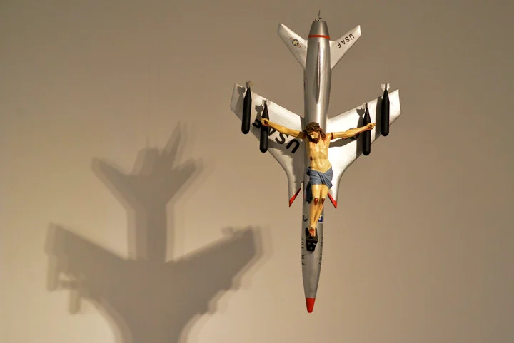 cristo-crucificado-del-artista-argentino___lhxwETlv6_720x0__1