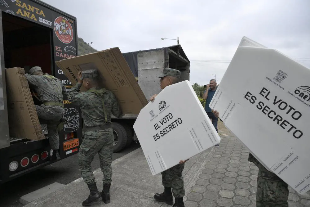 21-08-2023_los_ecuatorianos_votaban_hoy_en