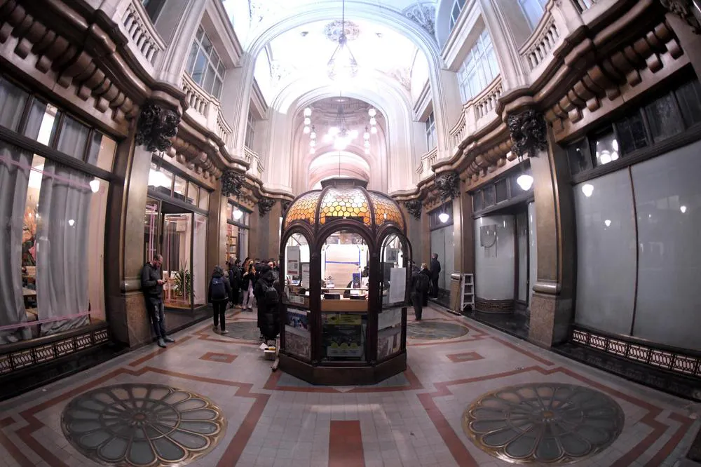 08-07-2022_el_palacio_barolo_uno_de (4)