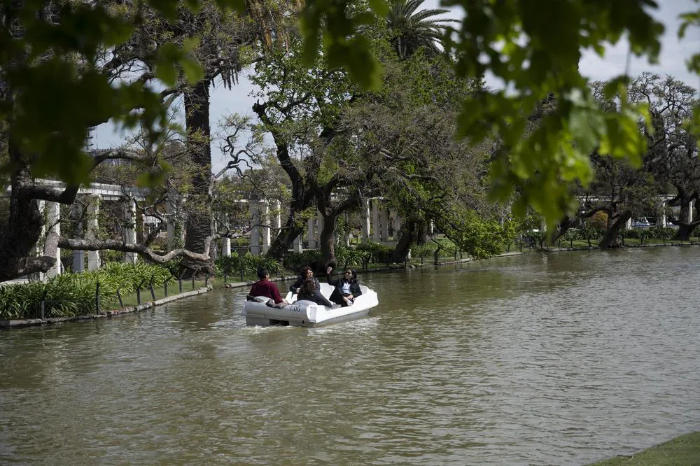 21-09-2022_varios_grupos_de_estudiantes_secundarios (2)