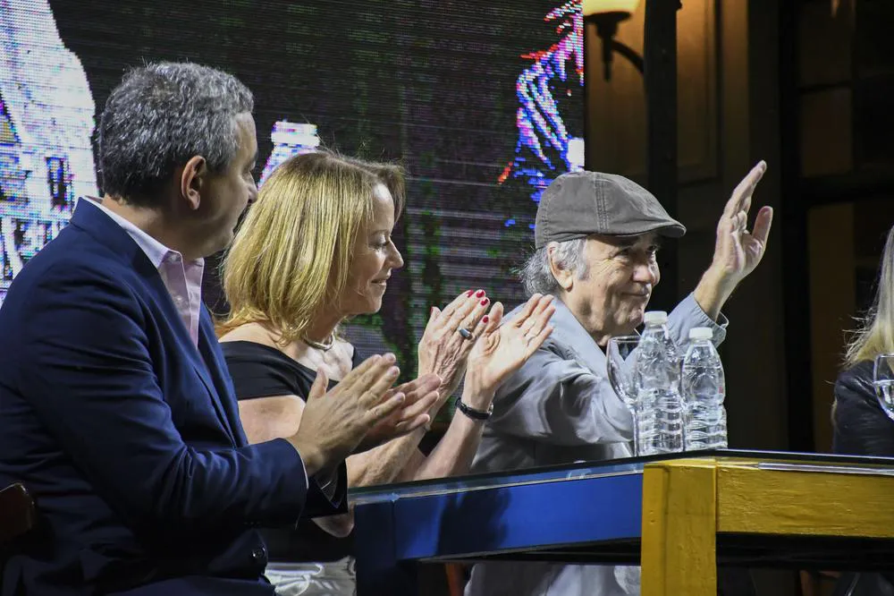 04-11-2022_serrat_inauguro_en_rosario_un