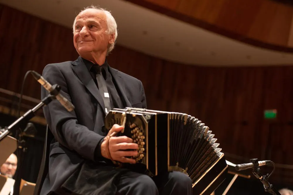 Maestro Néstor Marconi