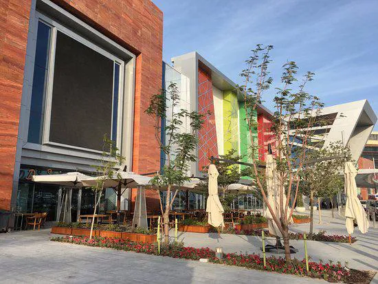 entrance-to-the-mall