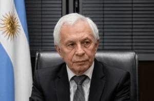 Victor-Arturo-Pesino-2-1200x672-1-300x197