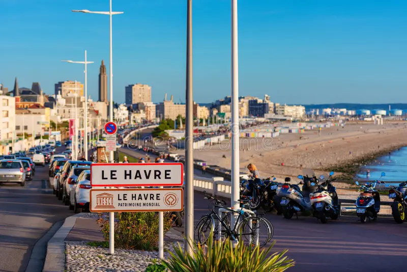 muestra-de-la-entrada-le-havre-normandía-francia-134524599