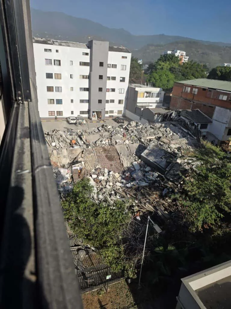 Terremoto-en-Cali-Colombia-768x1024-1