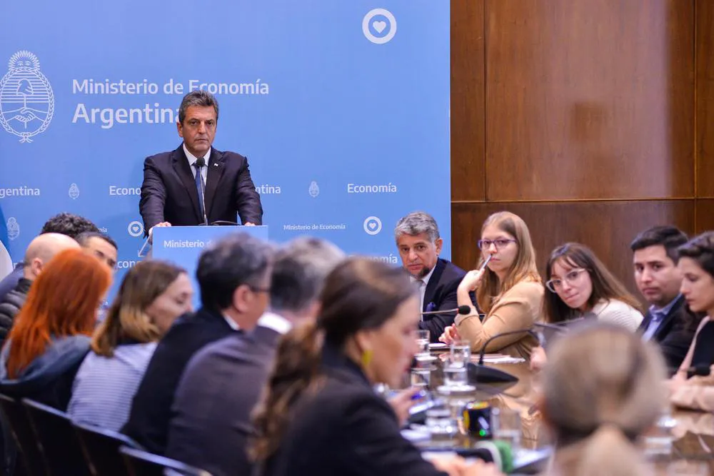 23-10-2023_el_ministro_de_economia_y (2)