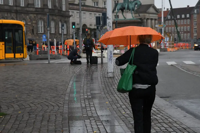día-lluvioso-hoy-en-copenhague-dinamarca-125999887