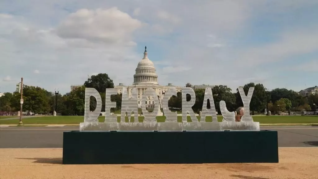 FOTO-REUTERS-DEMOCRACY