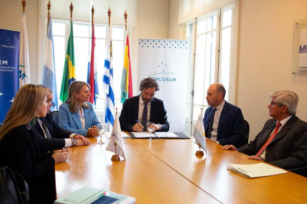 19-08-2023_el_canciller_santiago_cafiero_suscribio (1)