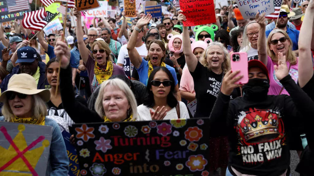 2025-10-18T160311Z-938053528-RC2EEHAO5KBG-RTRMADP-3-USA-TRUMP-PROTESTS