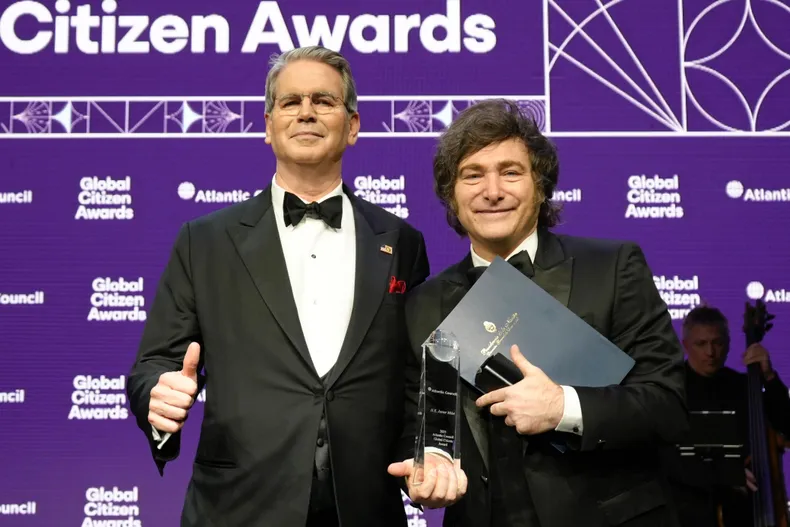 el-secretario-del-tesoro-scott-bessent-garante-del-nuevo-plan-economico-y-javier-milei