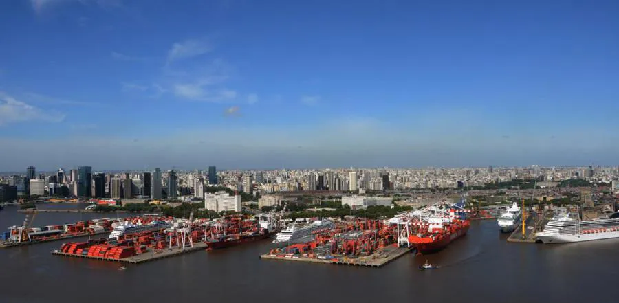 Puerto_de_Buenos_Aires,_Argentina