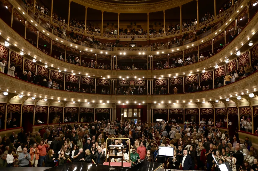 Sala llena 4 de abril 2026 (1)