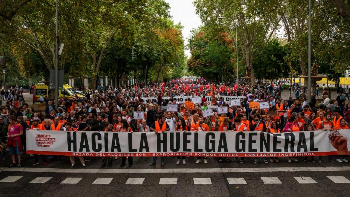 europapress-7817150-numerosas-personas-sostienen-pancarta-lema-huelga-general-manifestacion_15_1200x675
