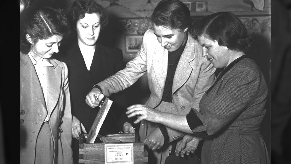 mujeres-votan-en-Argentina