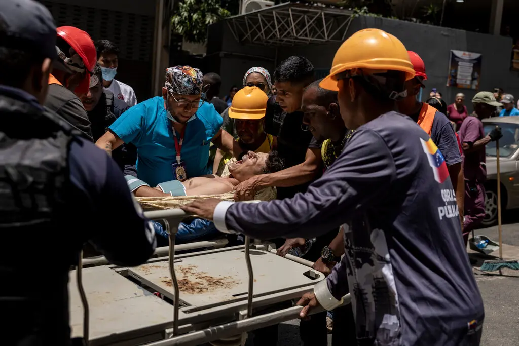 26venezuela-quake-ru-hospital-02-vfgz-jumbo