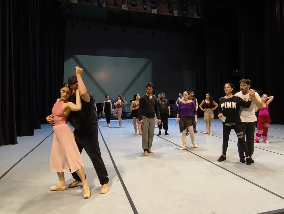 Ensayo Tangos de Piazzolla Ballet Oficial Cba