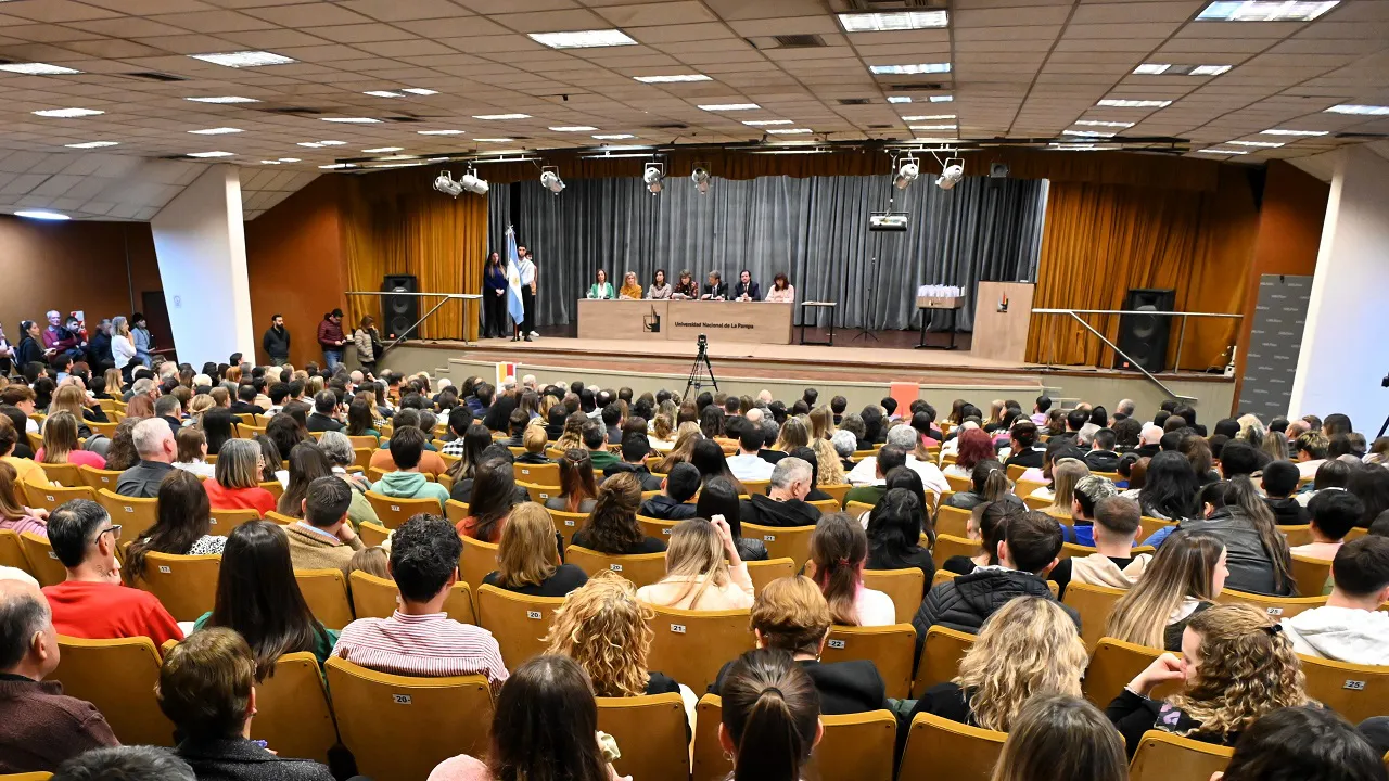 65-aniversario-creacion-universidad-colaciones