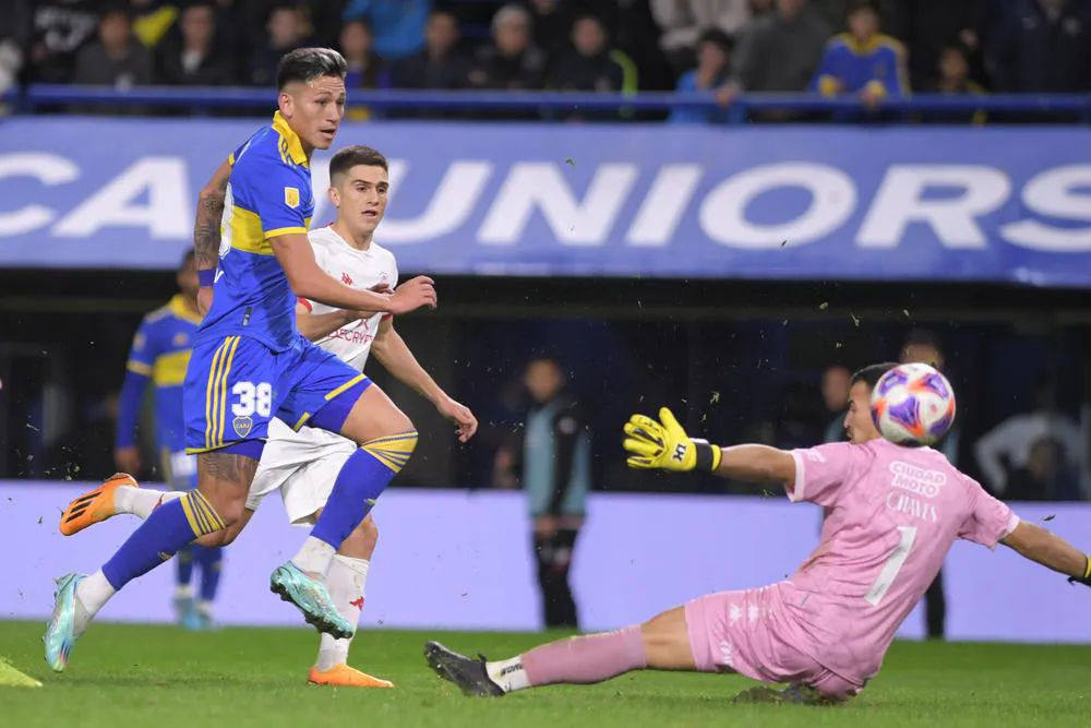 10-07-2023_luis_vazquez_convierte_el_primer