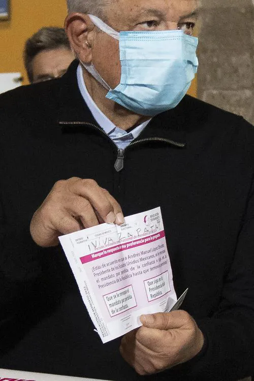 11-04-2022_los_mexicanos_votaban_hoy_en