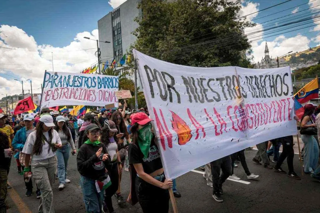 ecuador-noboa-constituyente-paro-05-1024x683fotocinco