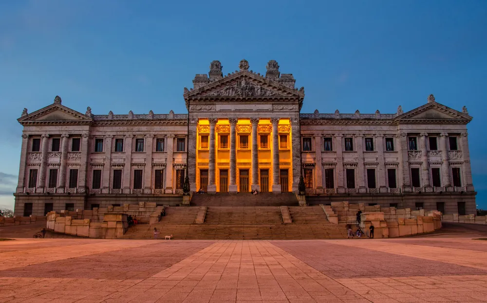 Atardecer_en_el_Palacio_Legislativo