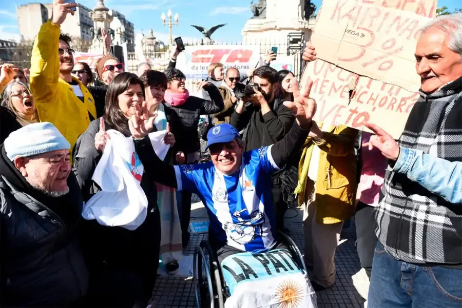 festejos-plaza-congreso-veto-discapacidad-04092025-2093389
