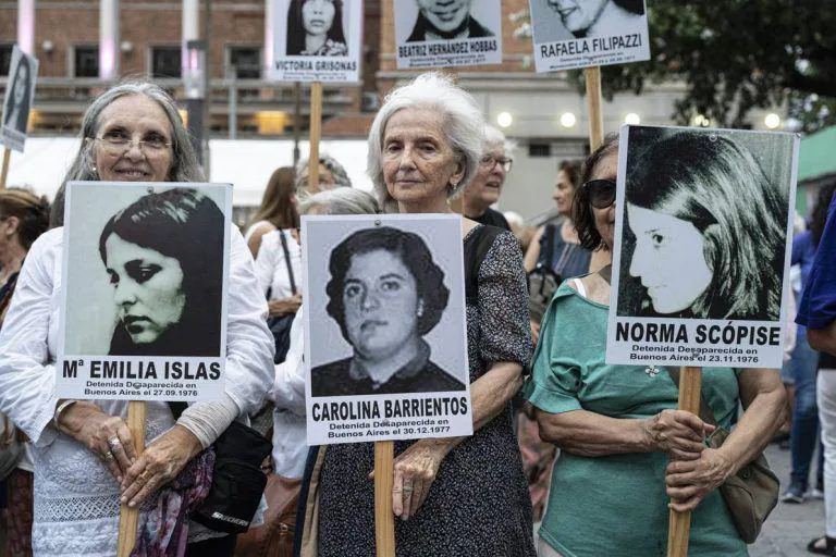 Montevideo3-768x512ultitud8m