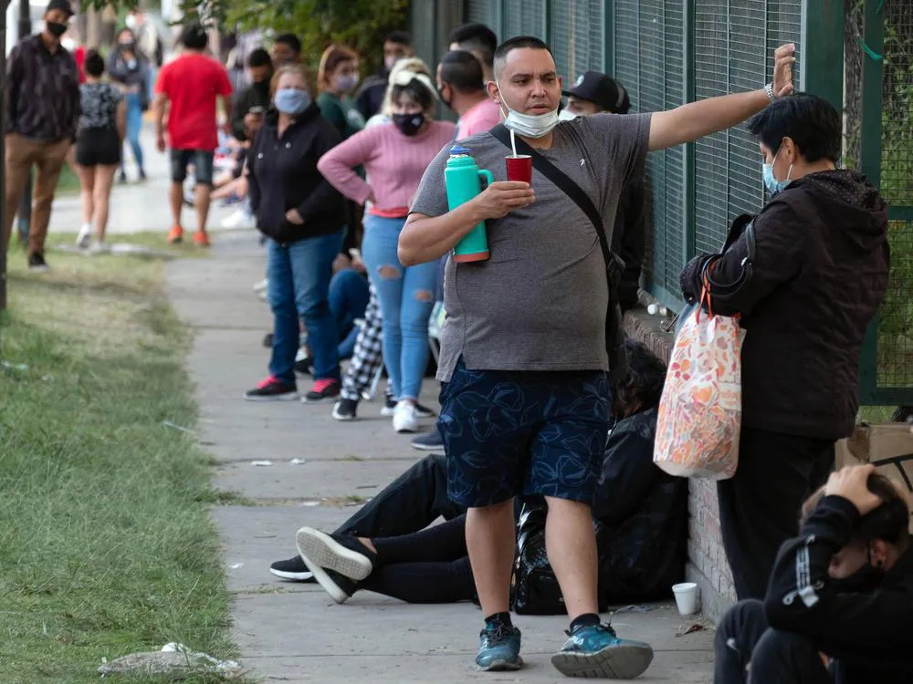 06-01-2022_interminables_colas_que_comienzan_a