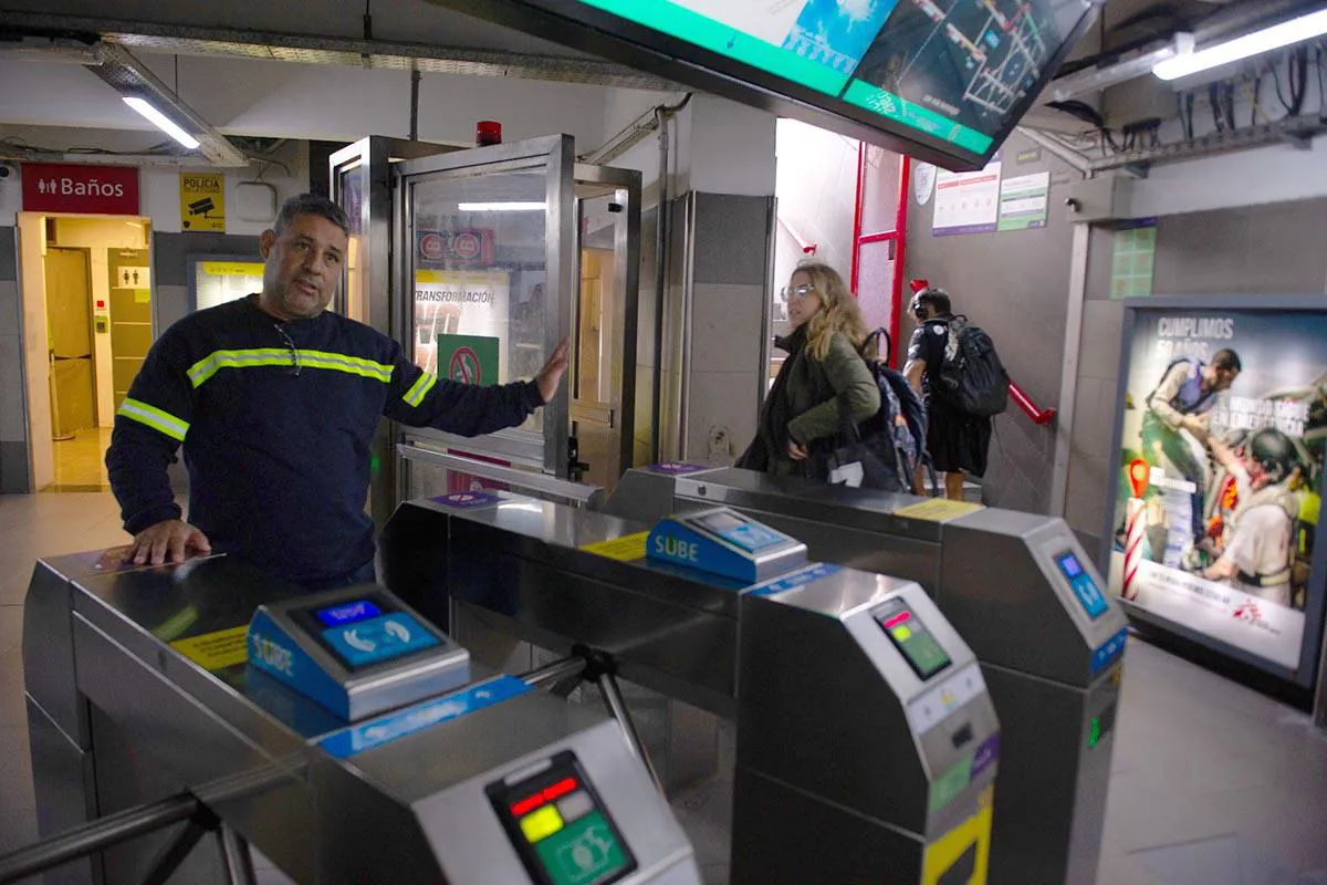 web-paro-subte-estacion-alem-metrodelegados-telam