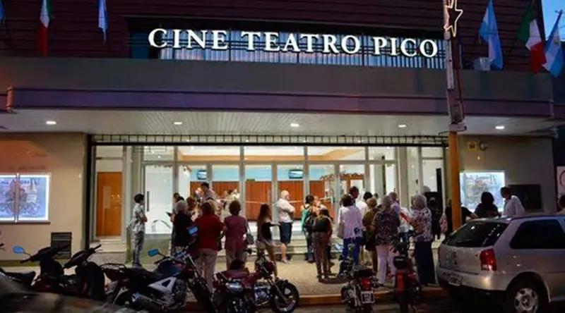 Cine_Teatro_Pico_publico_19abril2022