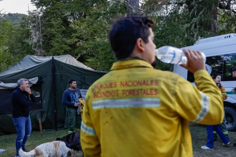 Aguiar-con-brigadistas-4