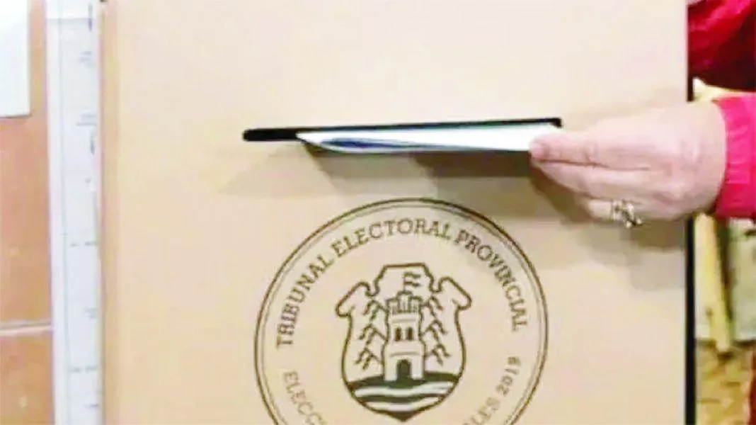 80646-en-chubut-pese-al-temporal-se-realizan-las-elecciones-a-gobernador