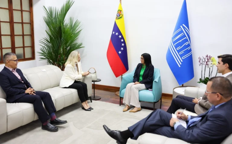 delcyfototapa