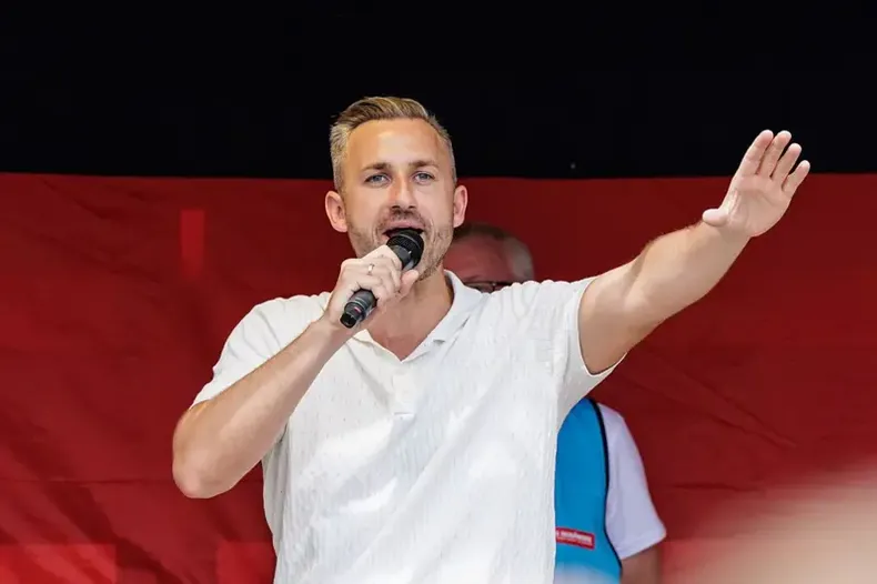 elnazi