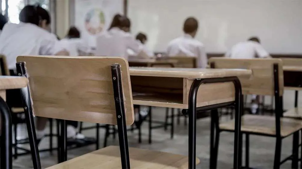 668c8ab586b84escuelas en peligro