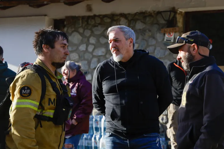 Aguiar-con-brigadistas-3