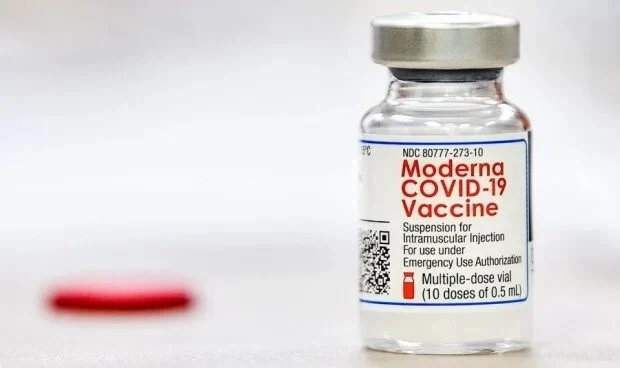 la-vacuna-covid-de-moderna-protege-hasta-50-dias-mas-que-la-de-pfizer-8012