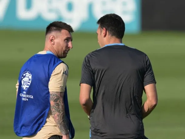 lionel-messi-lionel-scaloni-seleccion-argentina-entrenamiento-1jpg