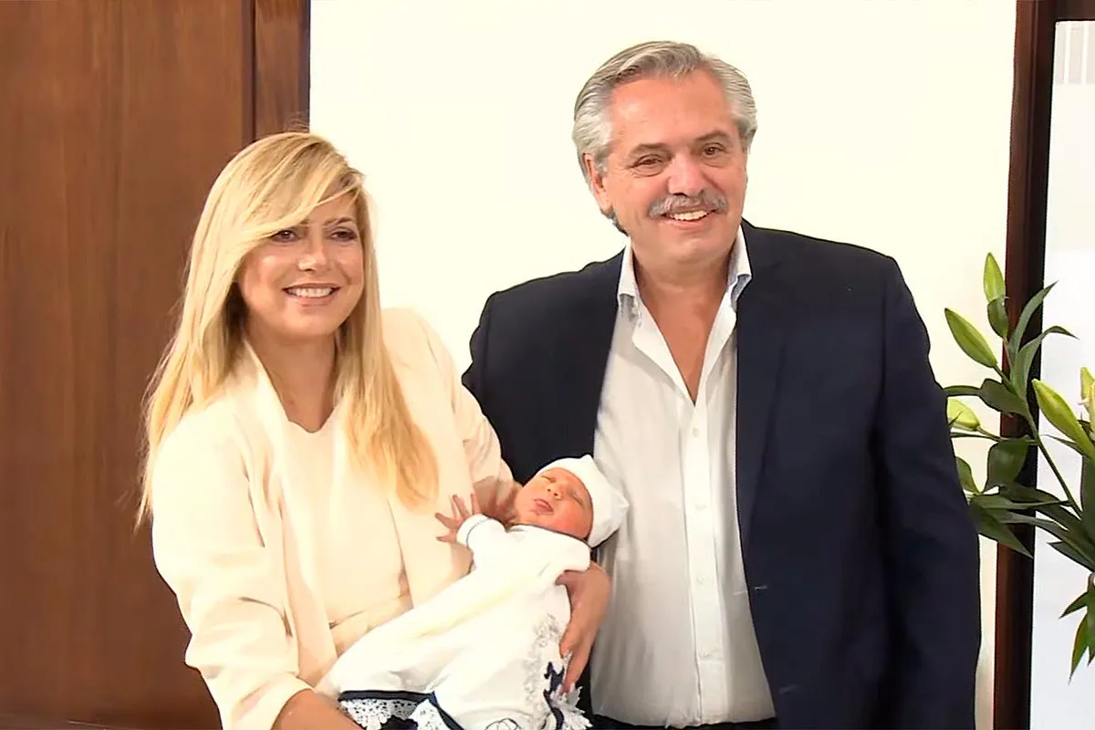 web-Alberto-Fernandez-y-Fabiola-Yanez-presentaron-a-su-hijo-Francisco-captura