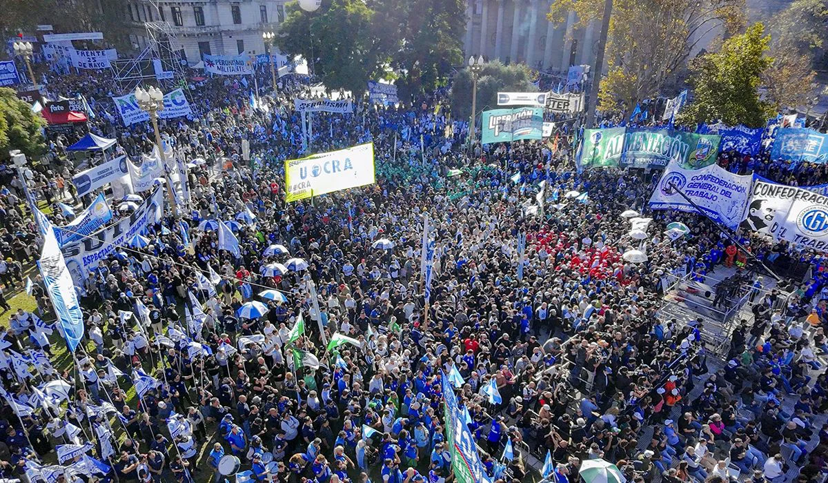 CGT-concretó-hoy-su-marcha-por-el-Día-del-Trabajador-en-la-Plaza-de-Mayo-2