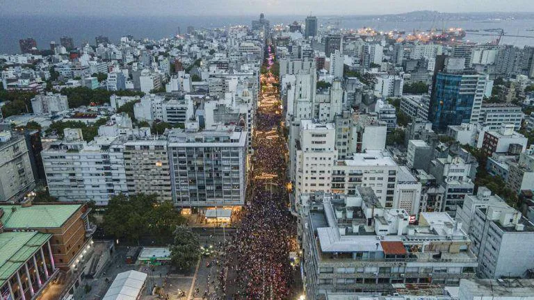 Montevideo2-768x432multitud8m
