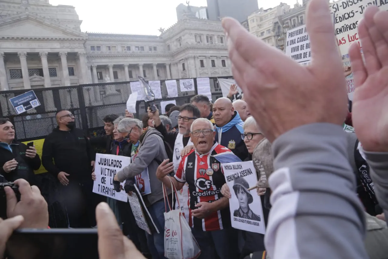 MARCHA-CONGRESO-JUBILADOS-DISCAPACITADOS-NI-UNA-MENOS-FOTO-GOMEZ-5